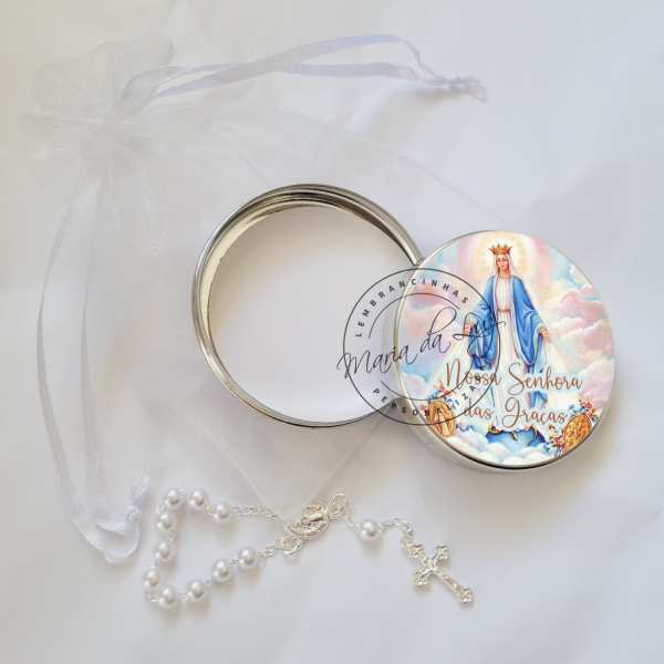 Lembrancinha Nossa Senhora das Graças Latinha com Mini Tercinho e Saquinho de Organ Decoração