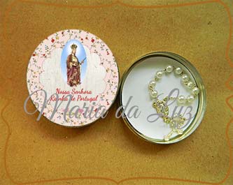 Lembrancinha Santa Isabel Rainha Portugal Latinha com Mini Tercinho Decoração
