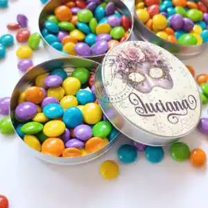 Lembrancinha Tema Carnaval Latinha com Balinhas